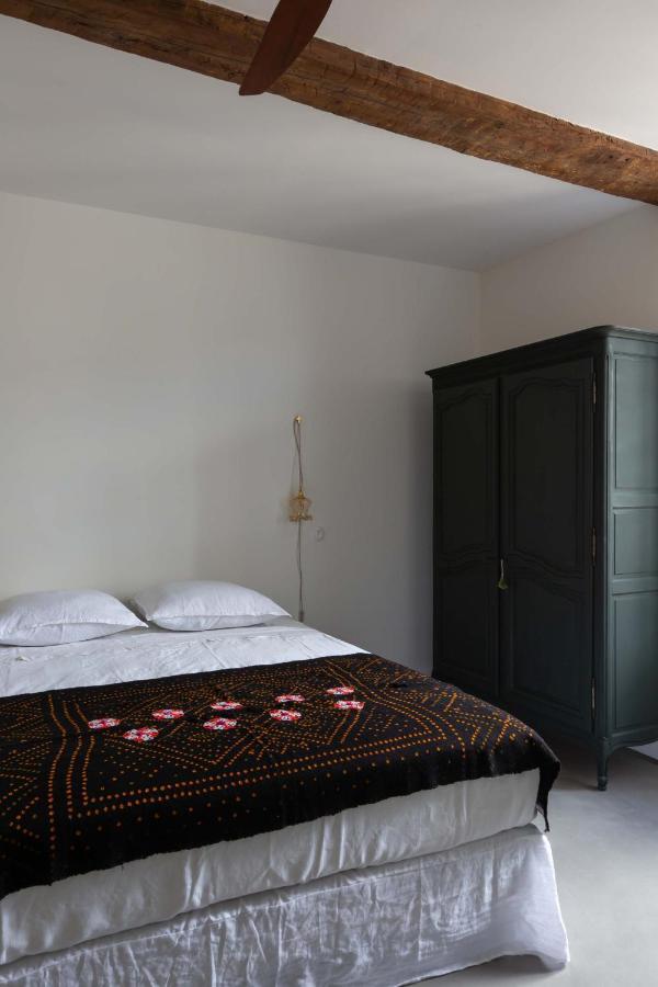 La Perroya Hotell Visan Exteriör bild
