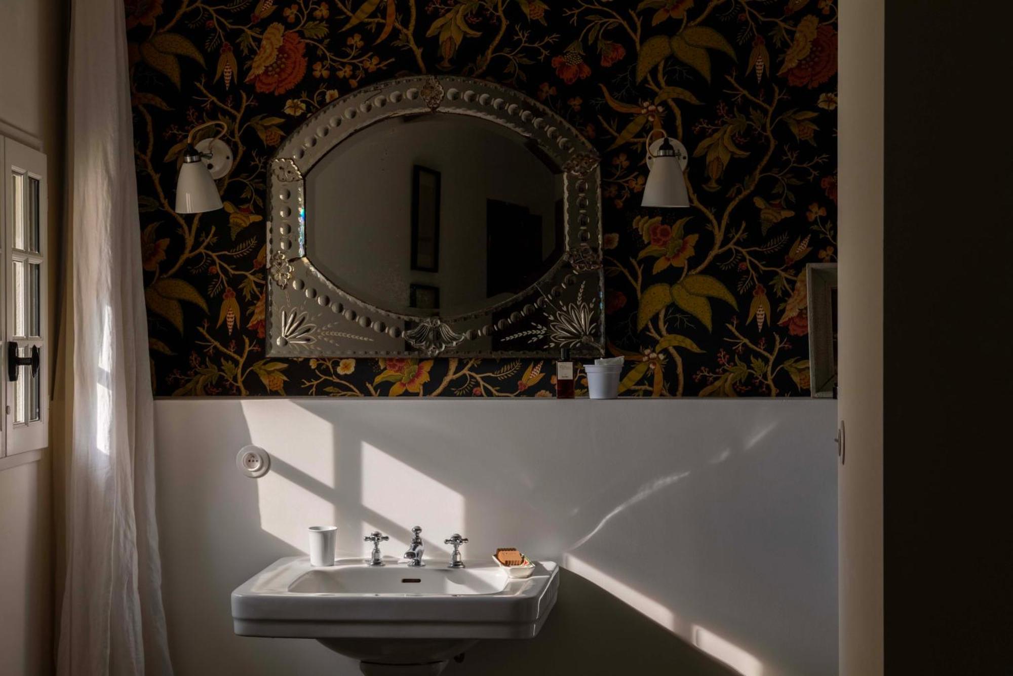 La Perroya Hotell Visan Exteriör bild