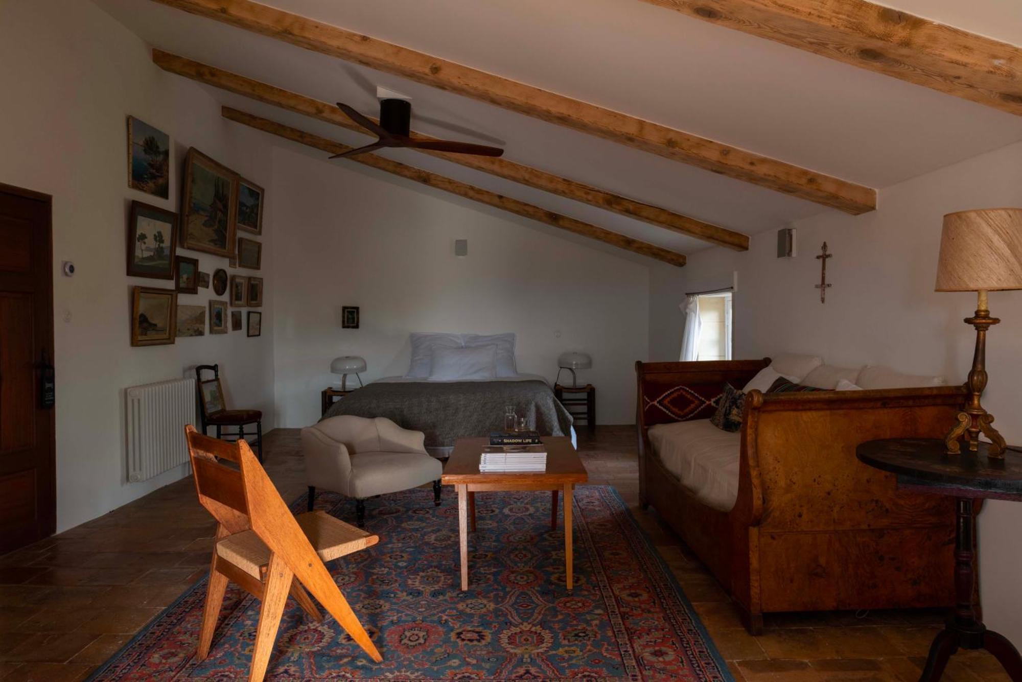 La Perroya Hotell Visan Exteriör bild
