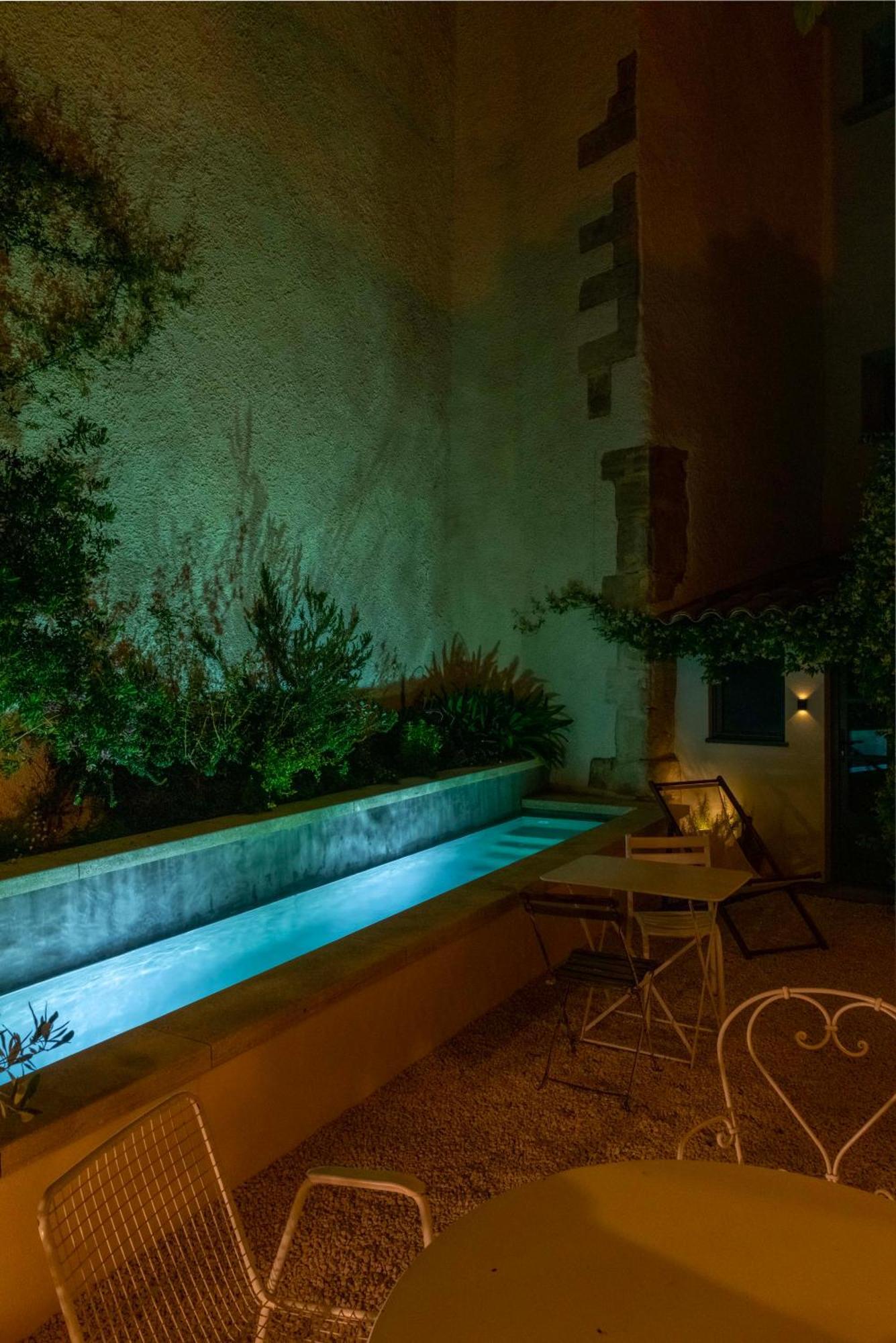 La Perroya Hotell Visan Exteriör bild